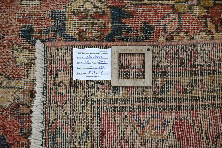 red Accent rug 3' 7" x 6' 0"
