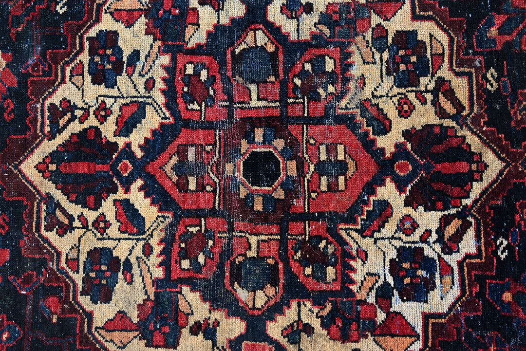 black Medium rug 3' 6" x 7' 7"