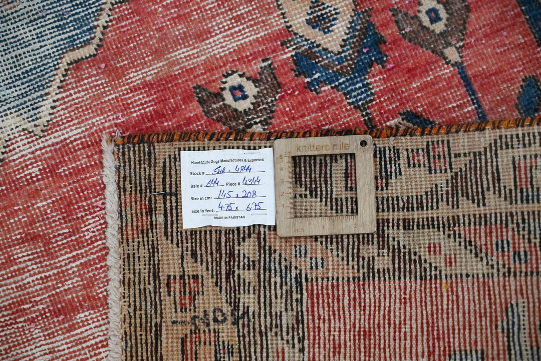 red Medium rug 4' 9" x 6' 10"