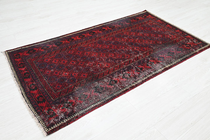red Accent rug 3' 5" x 6' 3"