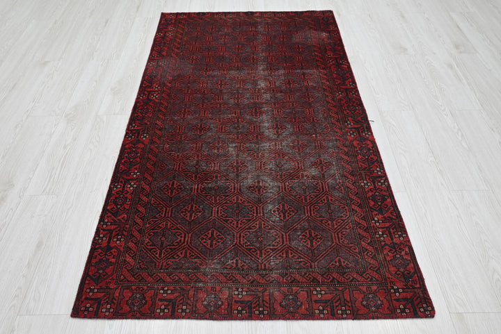red Accent rug 3' 3" x 6' 2"