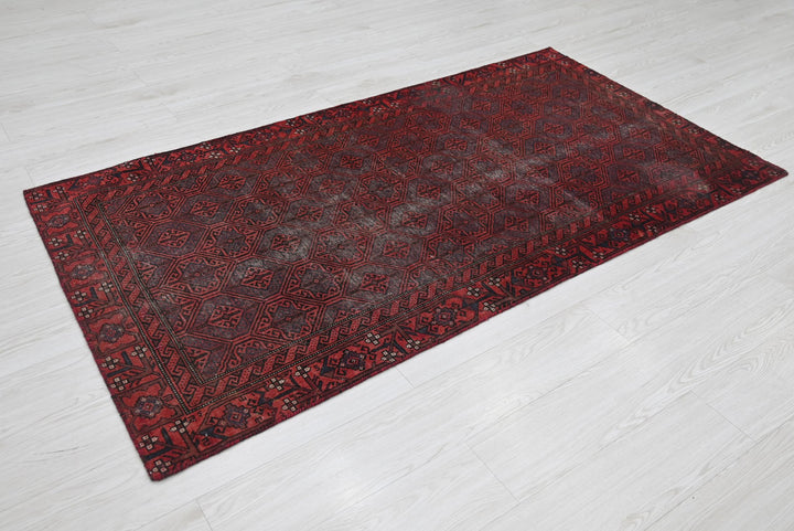 red Accent rug 3' 3" x 6' 2"