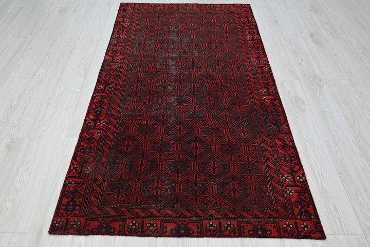 red Accent rug 3' 3" x 6' 2"
