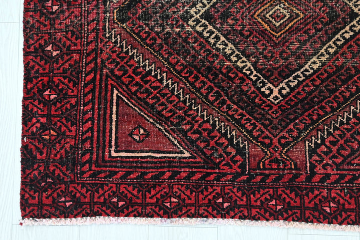 red Medium rug 3' 9" x 7' 1"