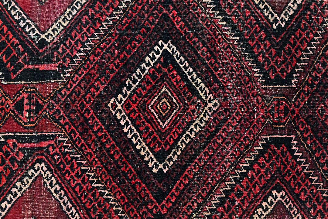 red Medium rug 3' 9" x 7' 1"