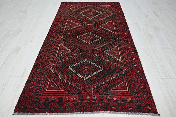 red Medium rug 3' 9" x 7' 1"
