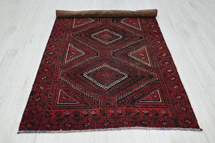 red Medium rug 3' 9" x 7' 1"