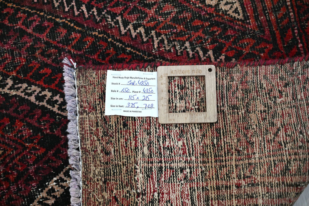red Medium rug 3' 9" x 7' 1"