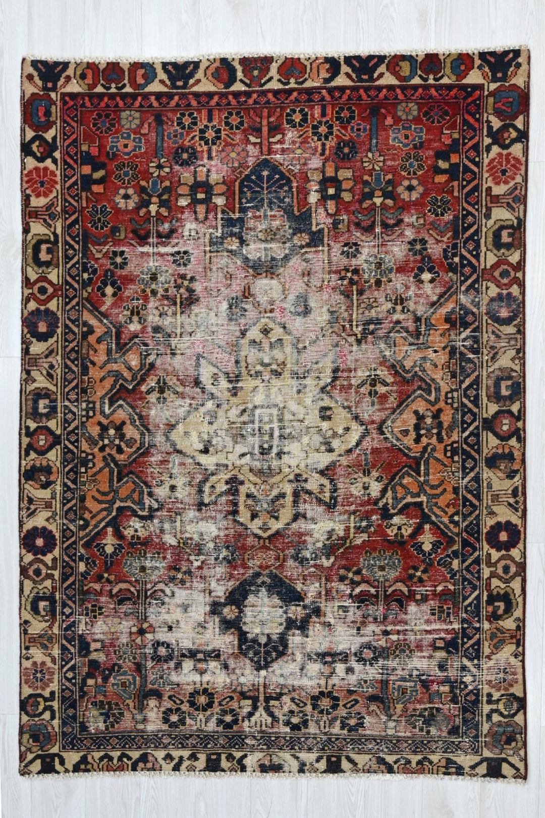 red Accent rug 4' 5" x 5' 9"