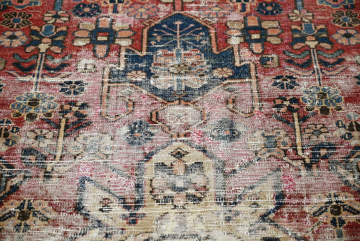 red Accent rug 4' 5" x 5' 9"