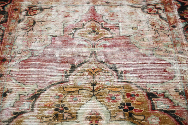 pink Accent rug 3' 5" x 5' 6"
