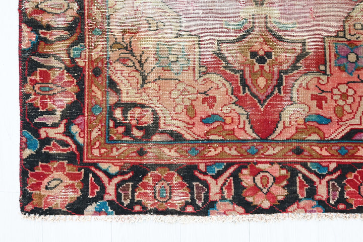 pink Accent rug 3' 5" x 5' 6"