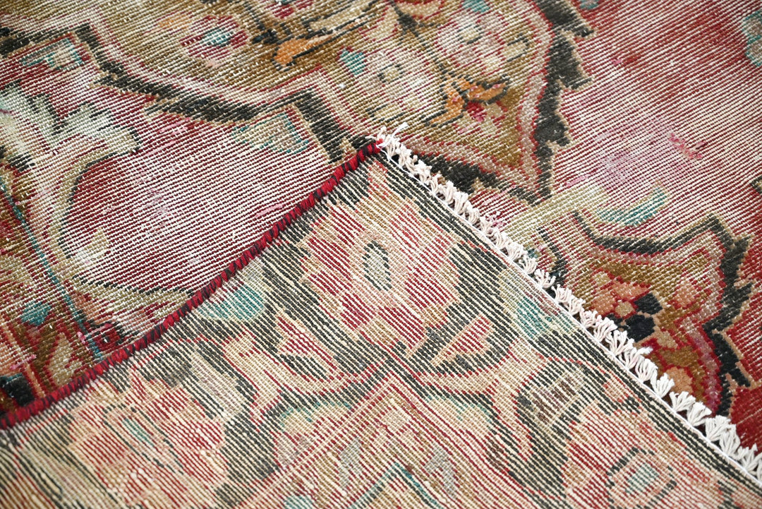 pink Accent rug 3' 5" x 5' 6"