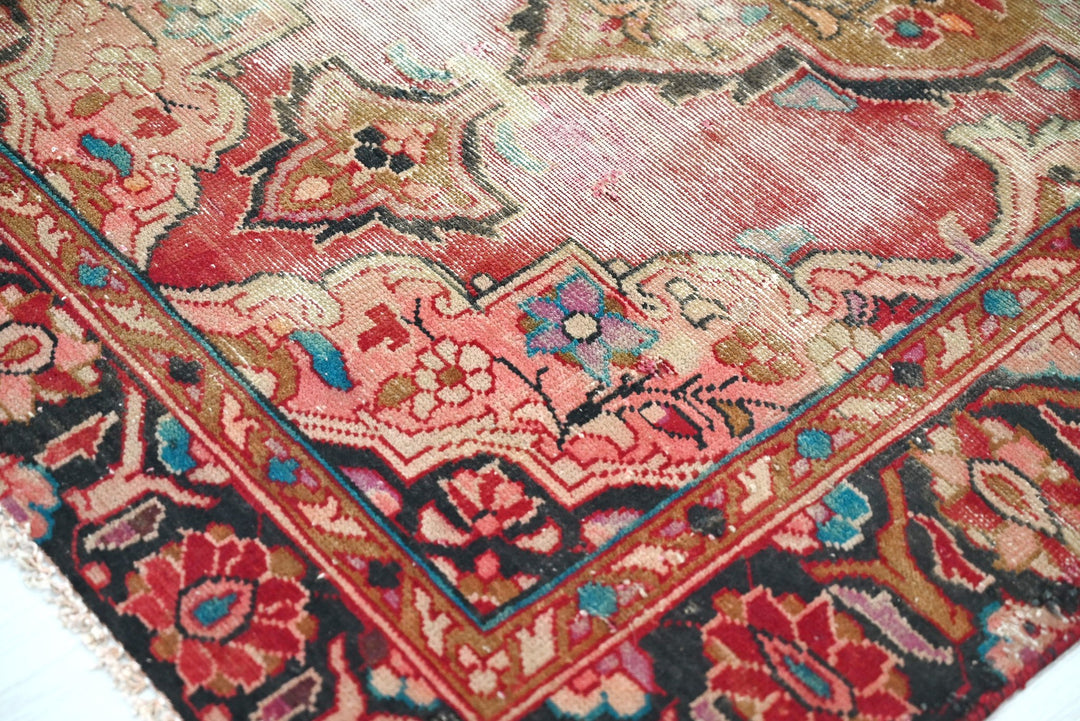 pink Accent rug 3' 5" x 5' 6"