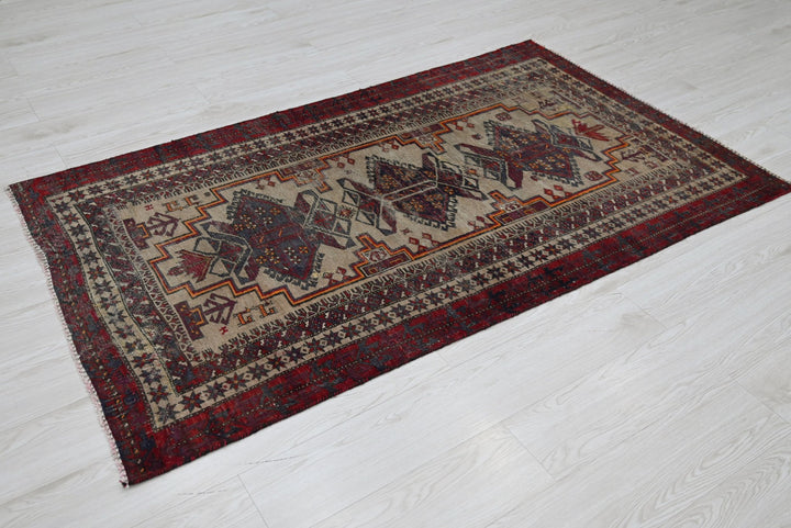 brown Accent rug 3' 4" x 5' 9"
