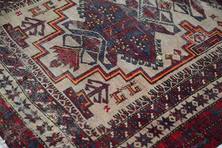 brown Accent rug 3' 4" x 5' 9"