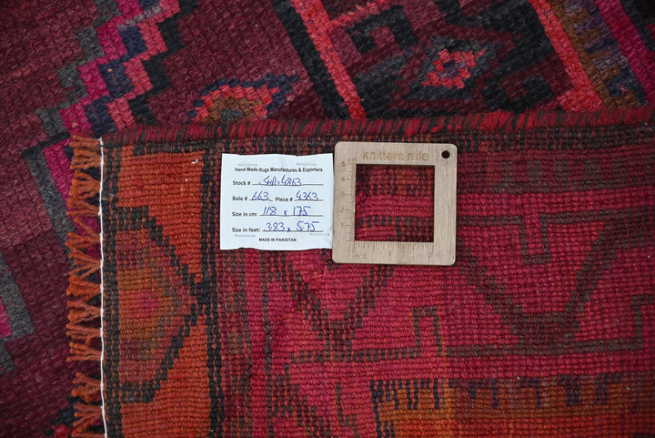 red Accent rug 3' 10" x 5' 9"