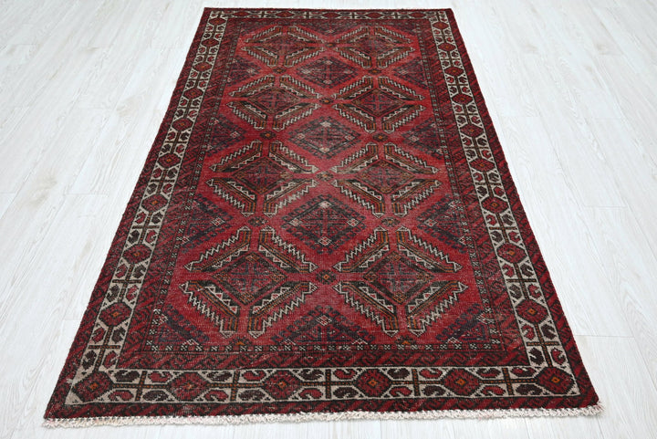 red Accent rug 3' 9" x 6' 5"
