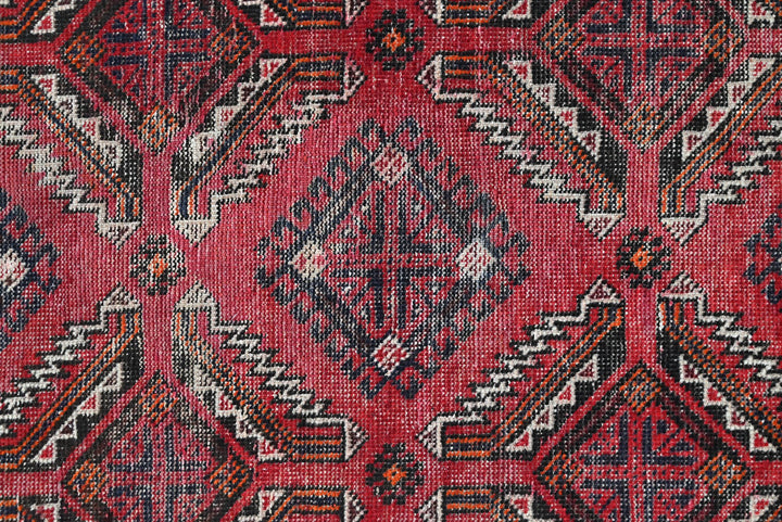 red Accent rug 3' 9" x 6' 5"