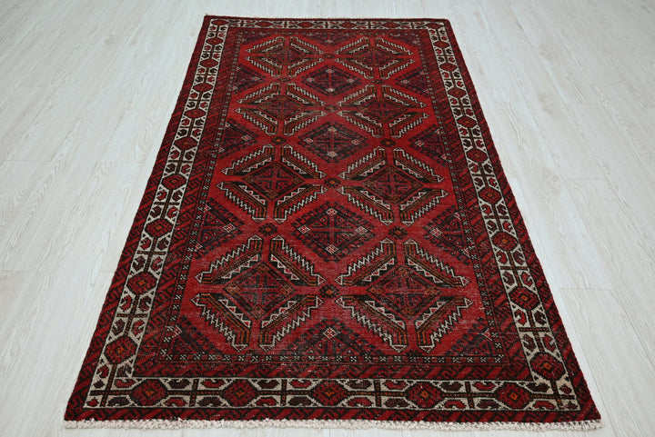 red Accent rug 3' 9" x 6' 5"