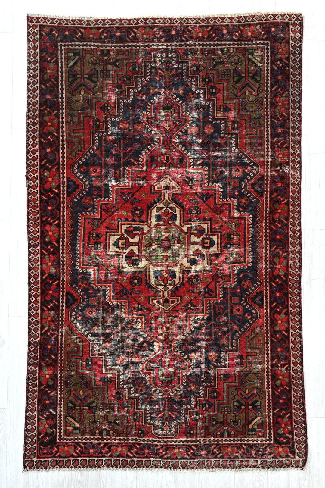 red Medium rug 4' 2" x 7' 2"