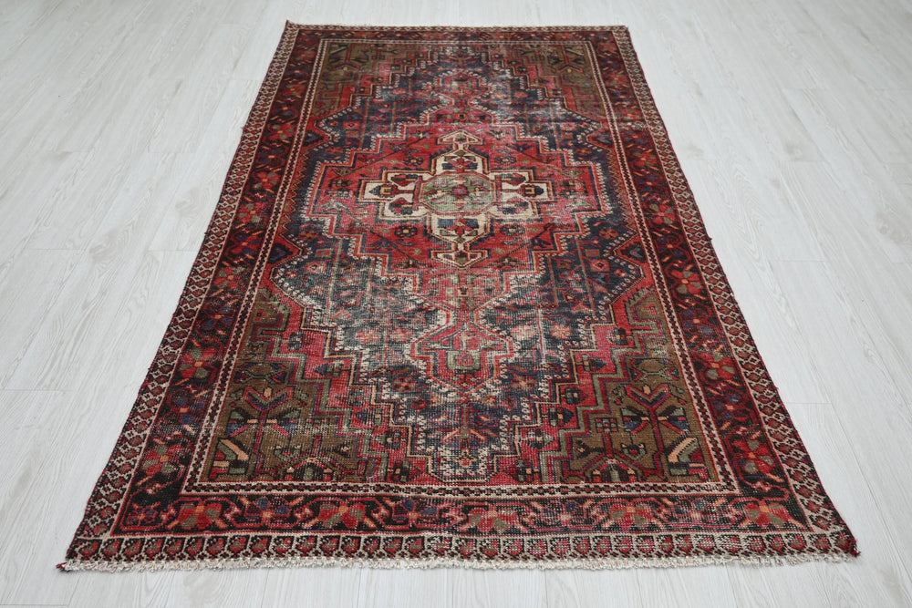 red Medium rug 4' 2" x 7' 2"