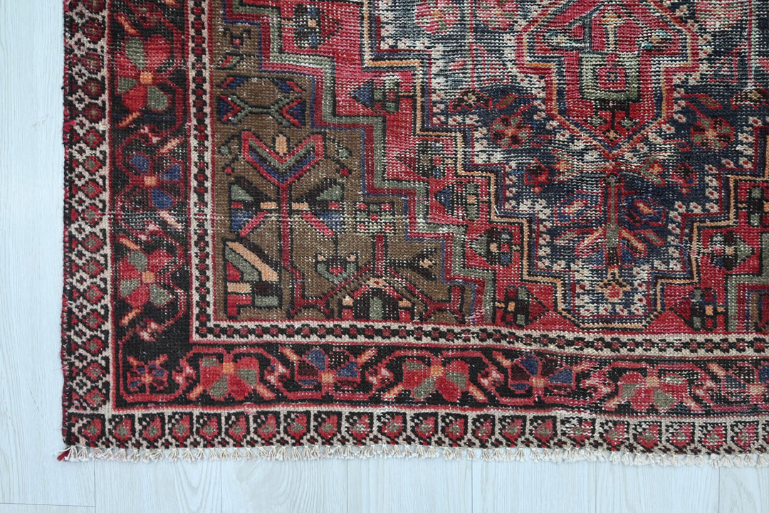 red Medium rug 4' 2" x 7' 2"