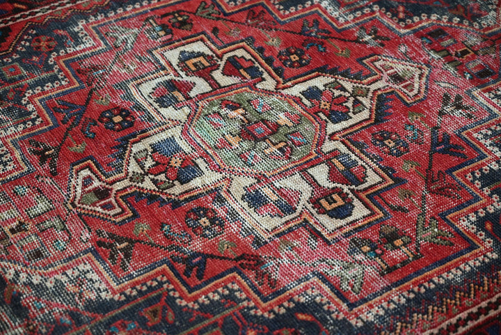 red Medium rug 4' 2" x 7' 2"
