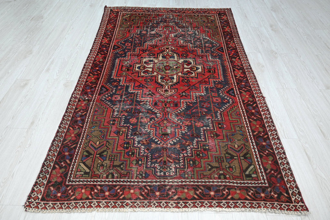 red Medium rug 4' 2" x 7' 2"