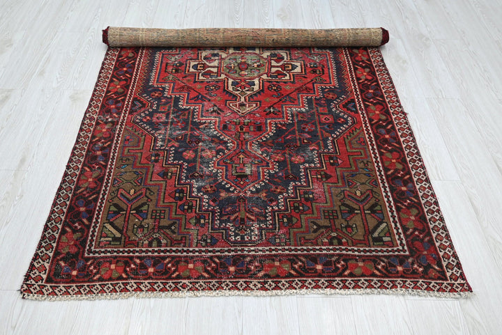 red Medium rug 4' 2" x 7' 2"