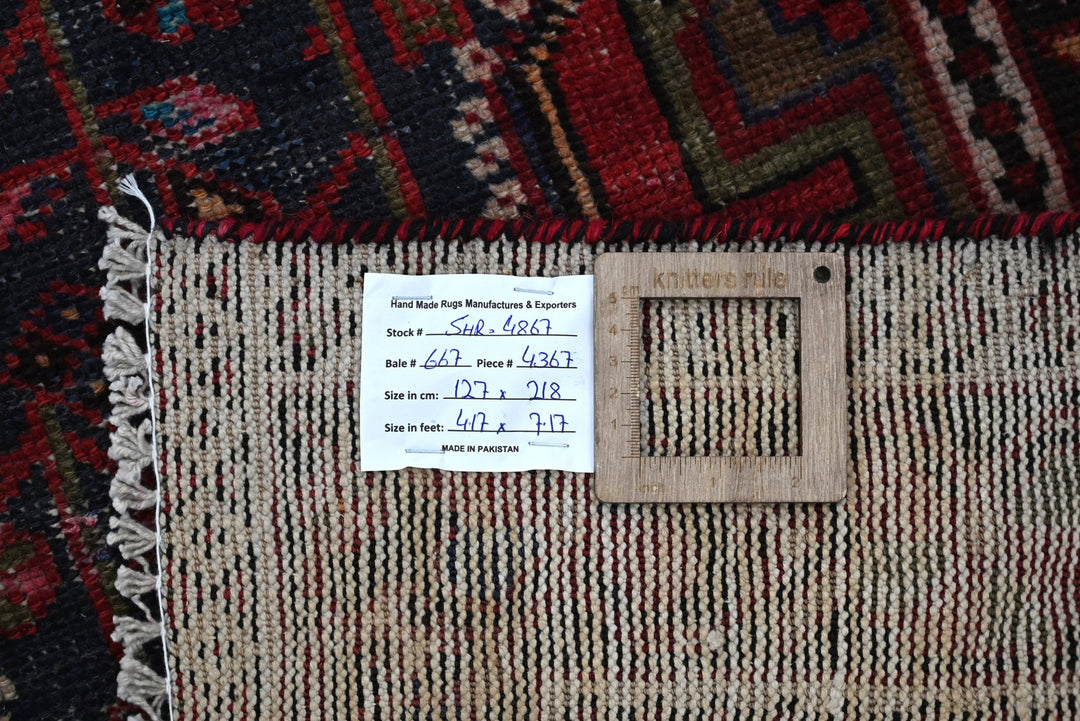 red Medium rug 4' 2" x 7' 2"