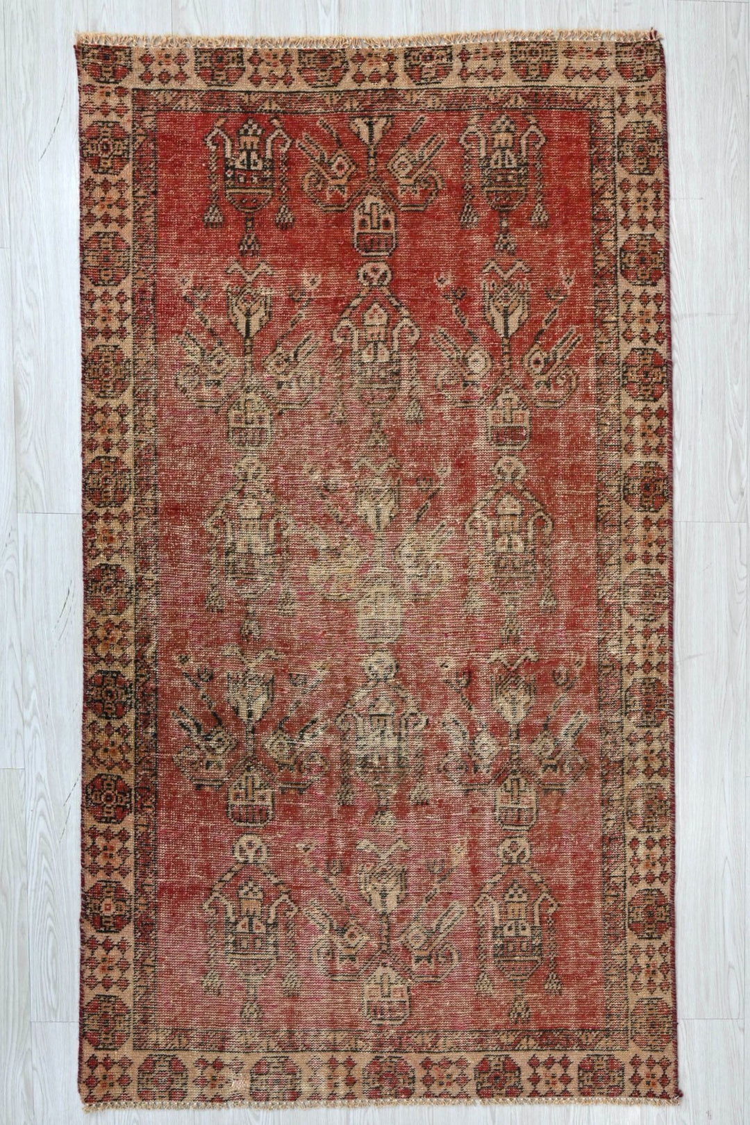 red Accent rug 3' 7" x 3' 10"