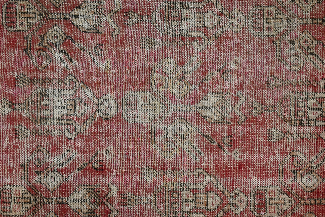 red Accent rug 3' 7" x 3' 10"