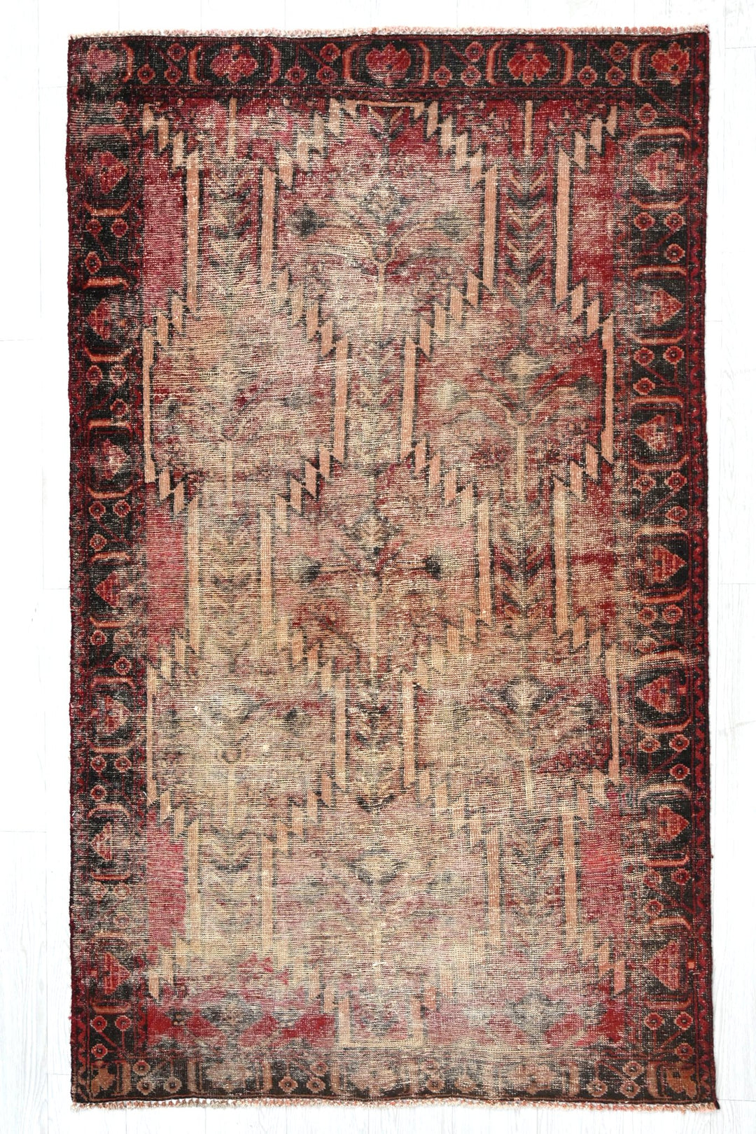 brown Accent rug 3' 9" x 6' 2"