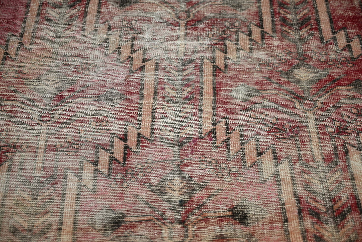 brown Accent rug 3' 9" x 6' 2"