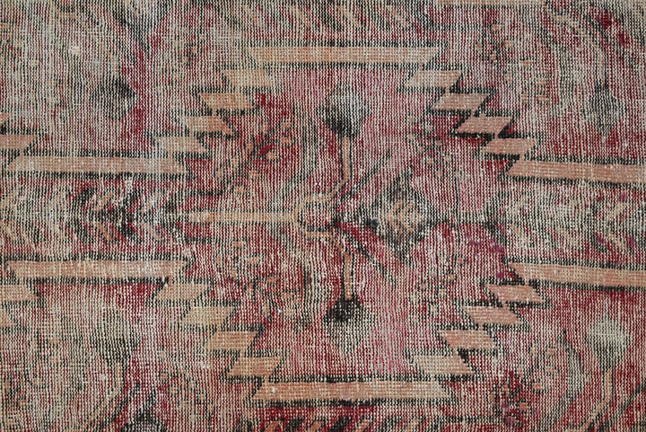 brown Accent rug 3' 9" x 6' 2"