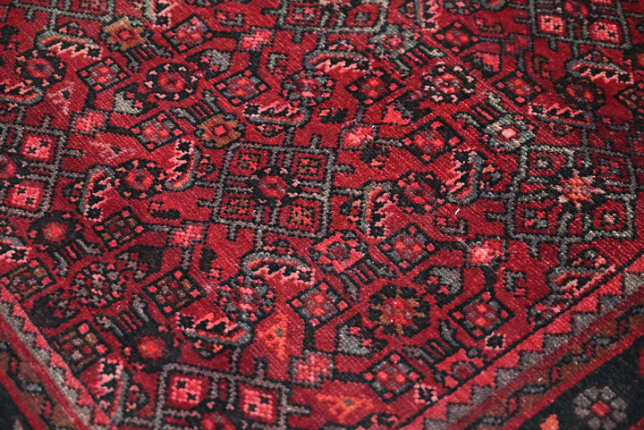 red Medium rug 4' 2" x 8' 8"
