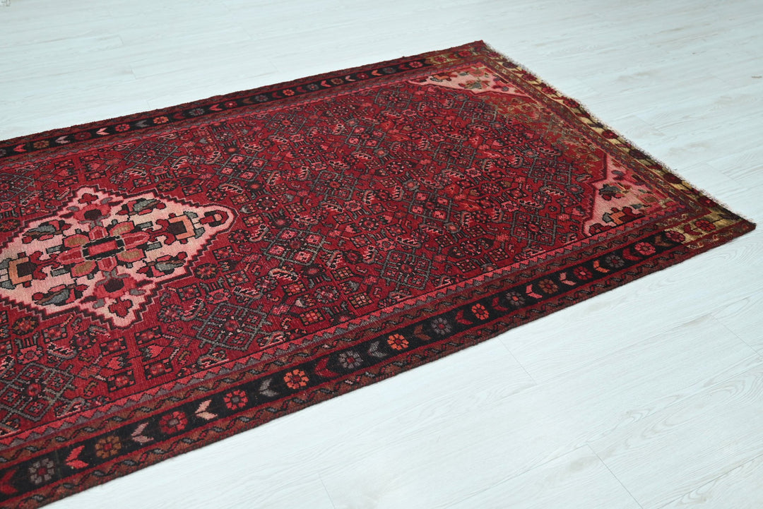 red Medium rug 4' 2" x 8' 8"