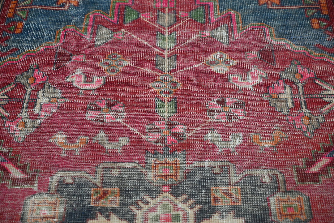 red Medium rug 4' 3" x 7' 9"
