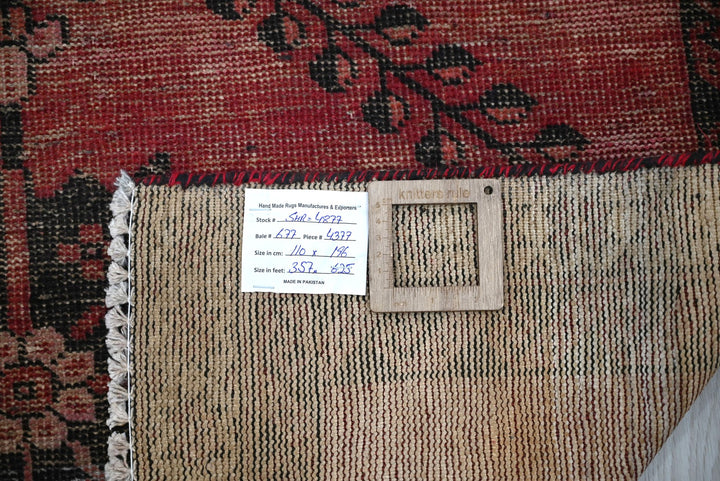 red Accent rug 3' 7" x 6' 3"