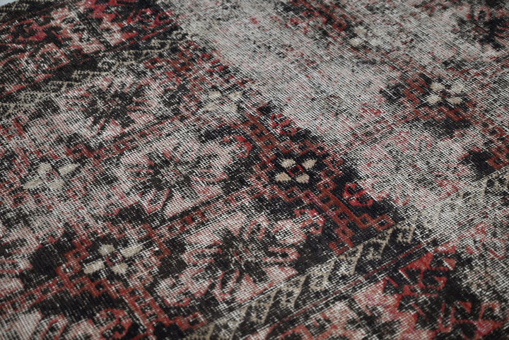 gray Accent rug 3' 4" x 5' 6"
