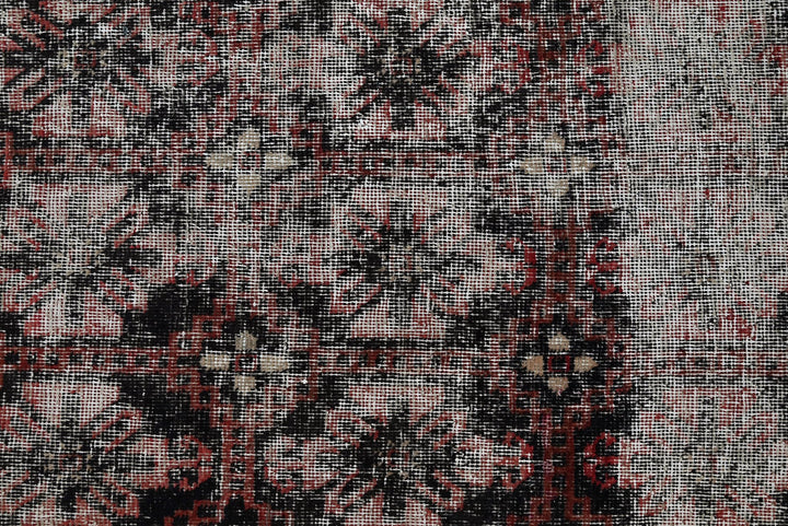 gray Accent rug 3' 4" x 5' 6"