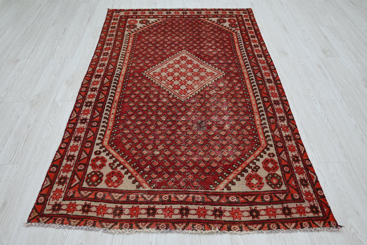 red Medium rug 4' 0" x 6' 8"
