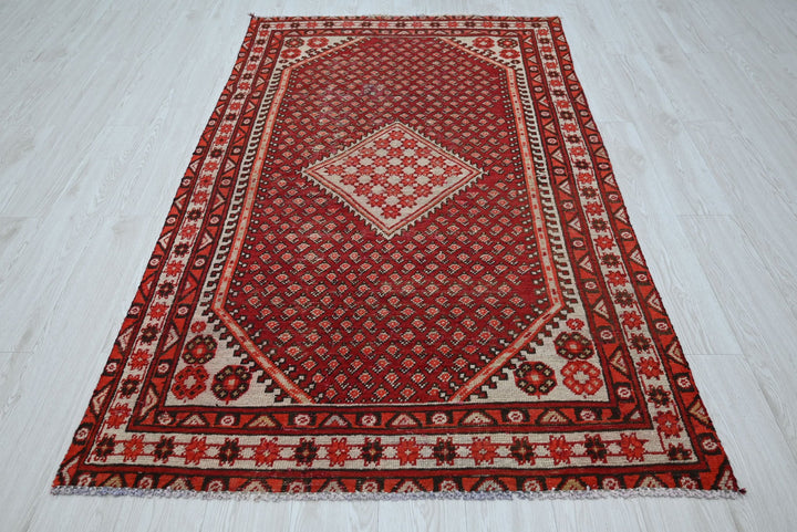 red Medium rug 4' 0" x 6' 8"