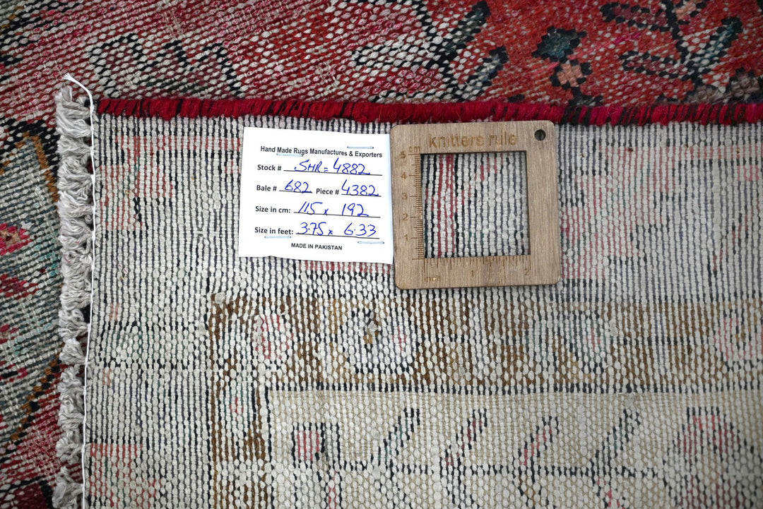 red Accent rug 3' 9" x 6' 4"