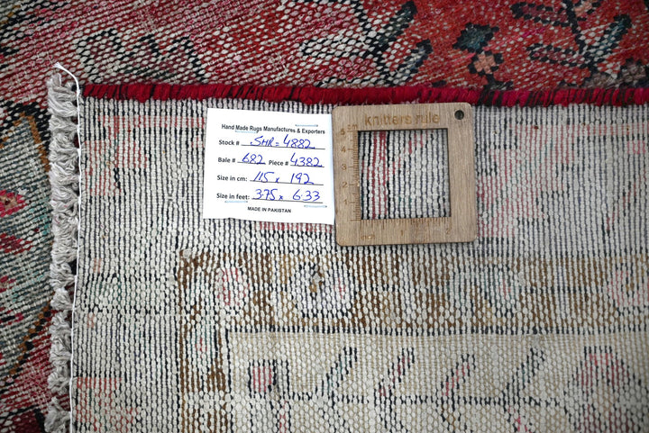 red Accent rug 3' 9" x 6' 4"