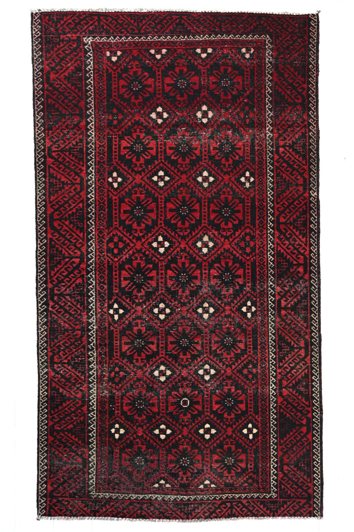 red Medium rug 3' 9" x 6' 11"