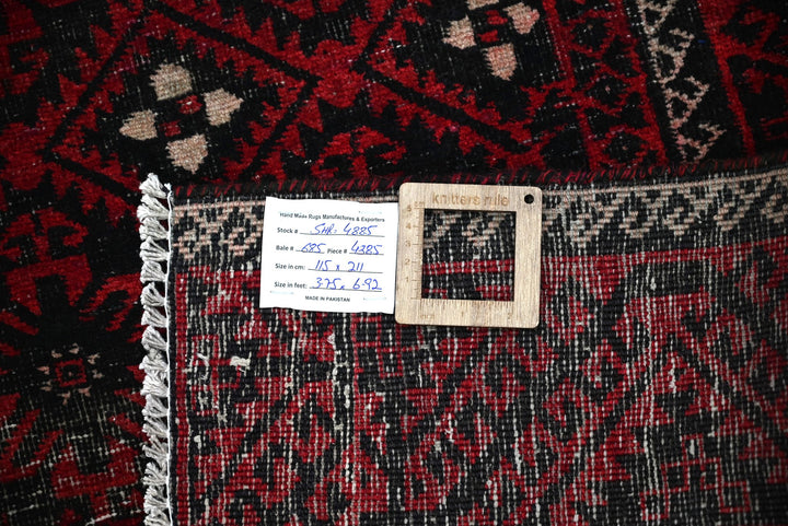 red Medium rug 3' 9" x 6' 11"