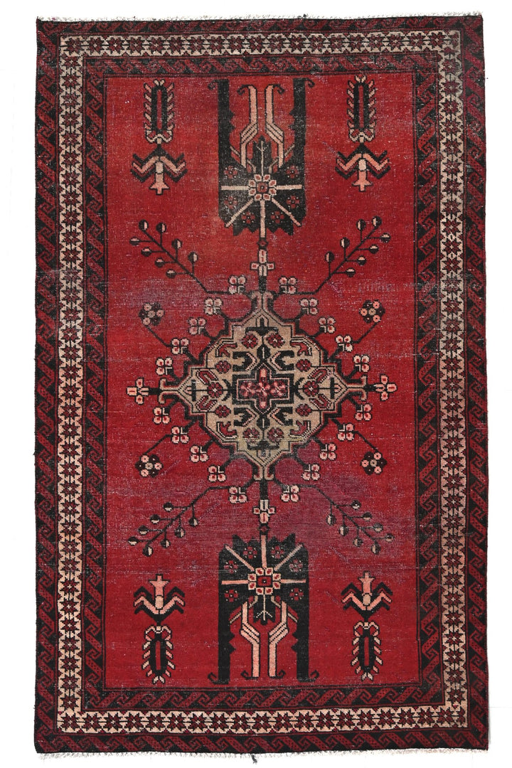 red Medium rug 4' 3" x 7' 0"