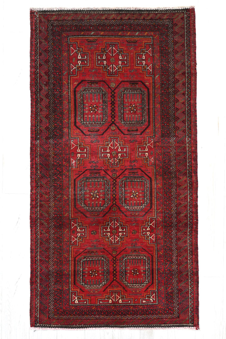 red Accent rug 3' 0" x 5' 11"